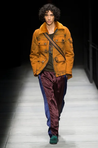 Look 46